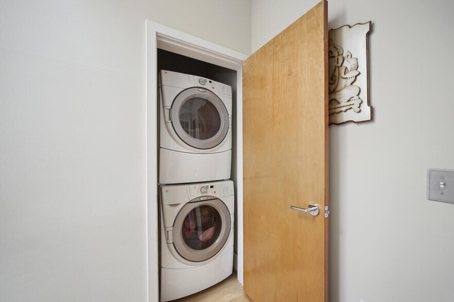 Laundry - 2914 11th St NW