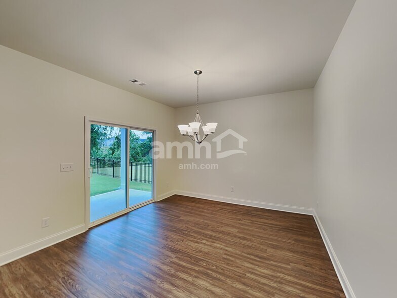 Building Photo - 7058 Creeksong Dr