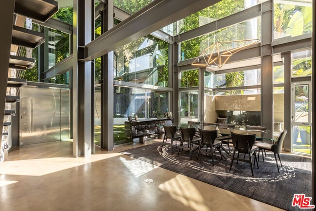 Building Photo - 8538 Eastwood Rd