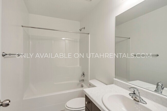 Building Photo - 3633 W 2330 N