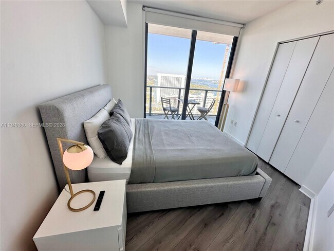 Building Photo - 501 NE 31st St