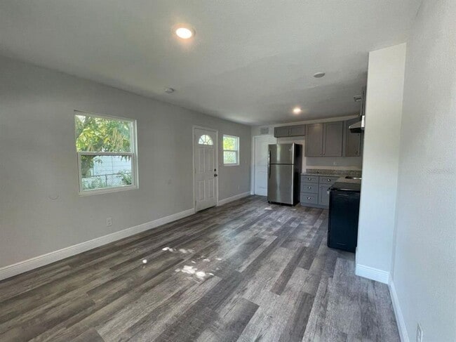 Building Photo - 1512 38th Ave N