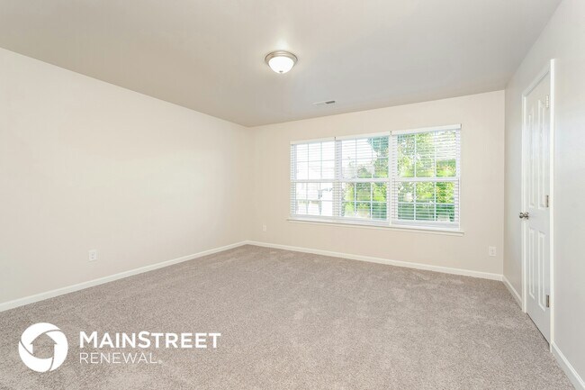 Building Photo - 3960 Foliage Dr