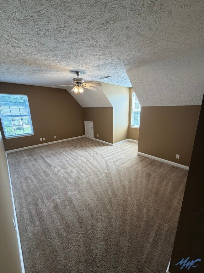 Building Photo - 1415 Owasa Trail