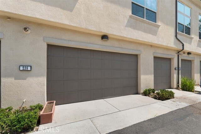 Building Photo - 238 Rose Arch