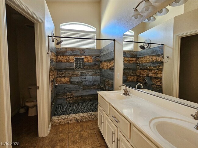 Building Photo - 5545 Dueces Wild Ct