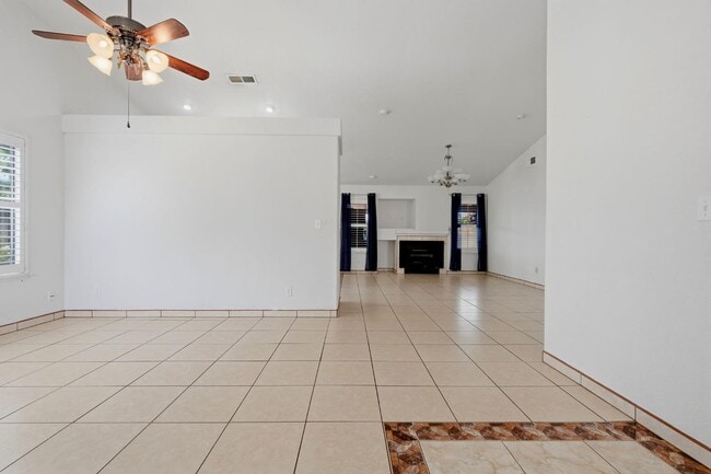 Building Photo - 3006 Mission Dr