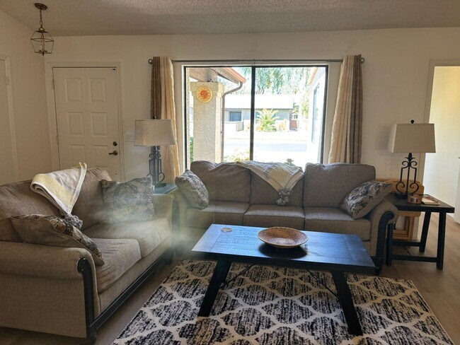 Building Photo - Lovely 3 bedroom 2 bath home in the grass in Leisure World a 45+ Active Adult Resort Community. M...