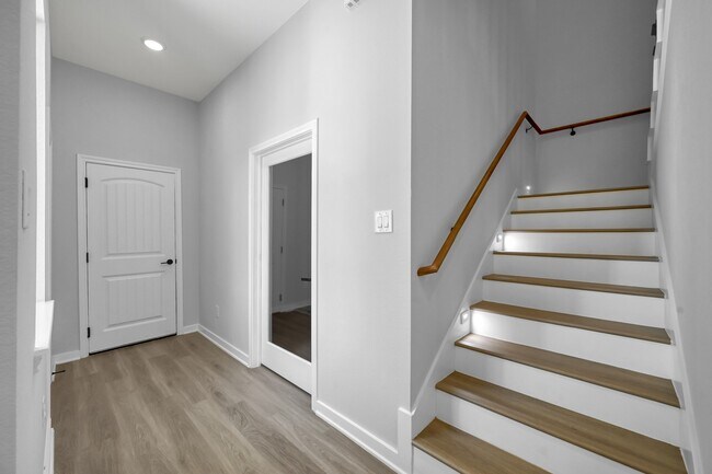 Building Photo - 14833 Spica Ct