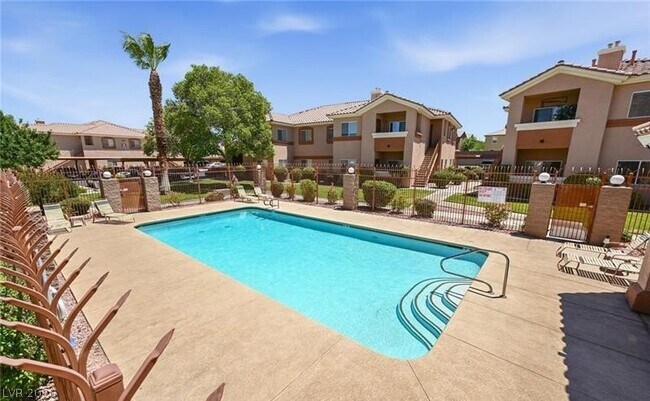 Building Photo - 1050 E Cactus Ave