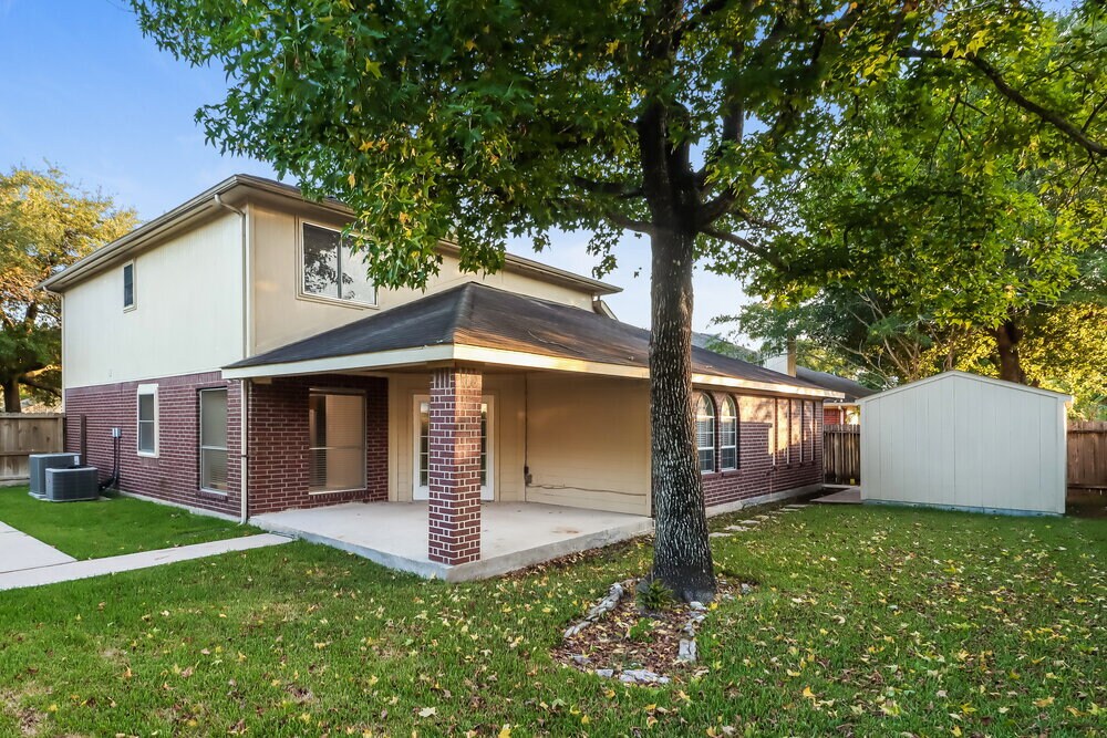 Building Photo - 3827 Cyril Dr