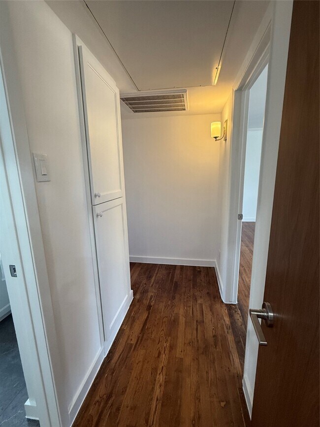 Building Photo - 4040 San Felipe St