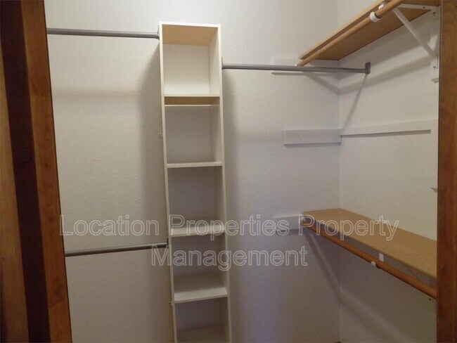 Building Photo - 4963 Stoneback Dr