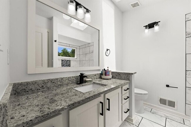 Building Photo - 6338 Stablewood Way