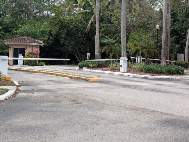 Building Photo - 5550 NW 61st St