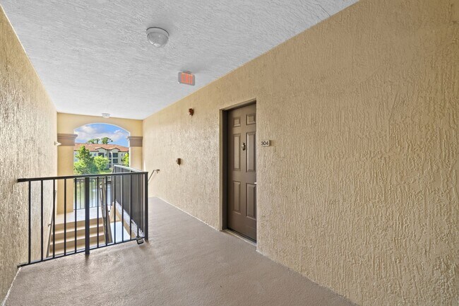 Building Photo - *** LOCATION, LOCATION, LOCATION! *** ANNUAL TURNKEY FURNISHED Rental Available NOW in Positano P...