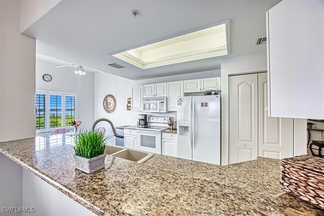 Building Photo - 14817 Laguna Dr