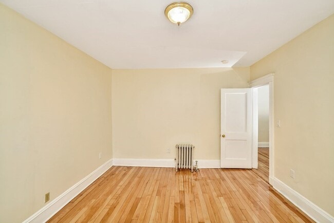 Building Photo - 106 Greenbrier St