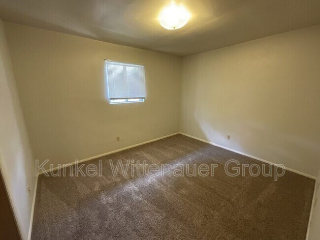 Building Photo - 900-208 8th Street