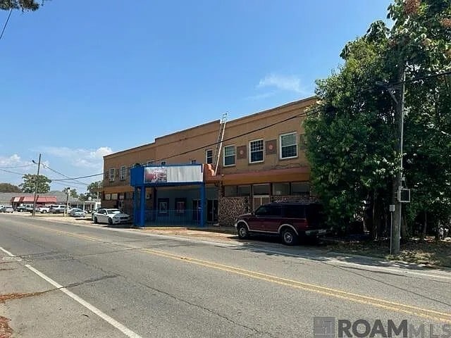 Main St - 659 W Main St