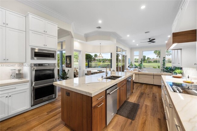 Building Photo - 2589 Mayfair Ln