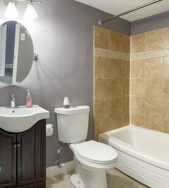 Building Photo - Suitland MD 2 BR 1 BA Renovated Condo