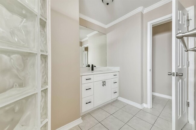 Building Photo - 10906 Sageorchard Ln