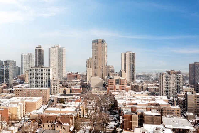 Aerial Photo - 444 W Roslyn Pl