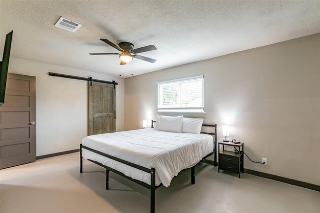 Building Photo - 4613 Joseph St