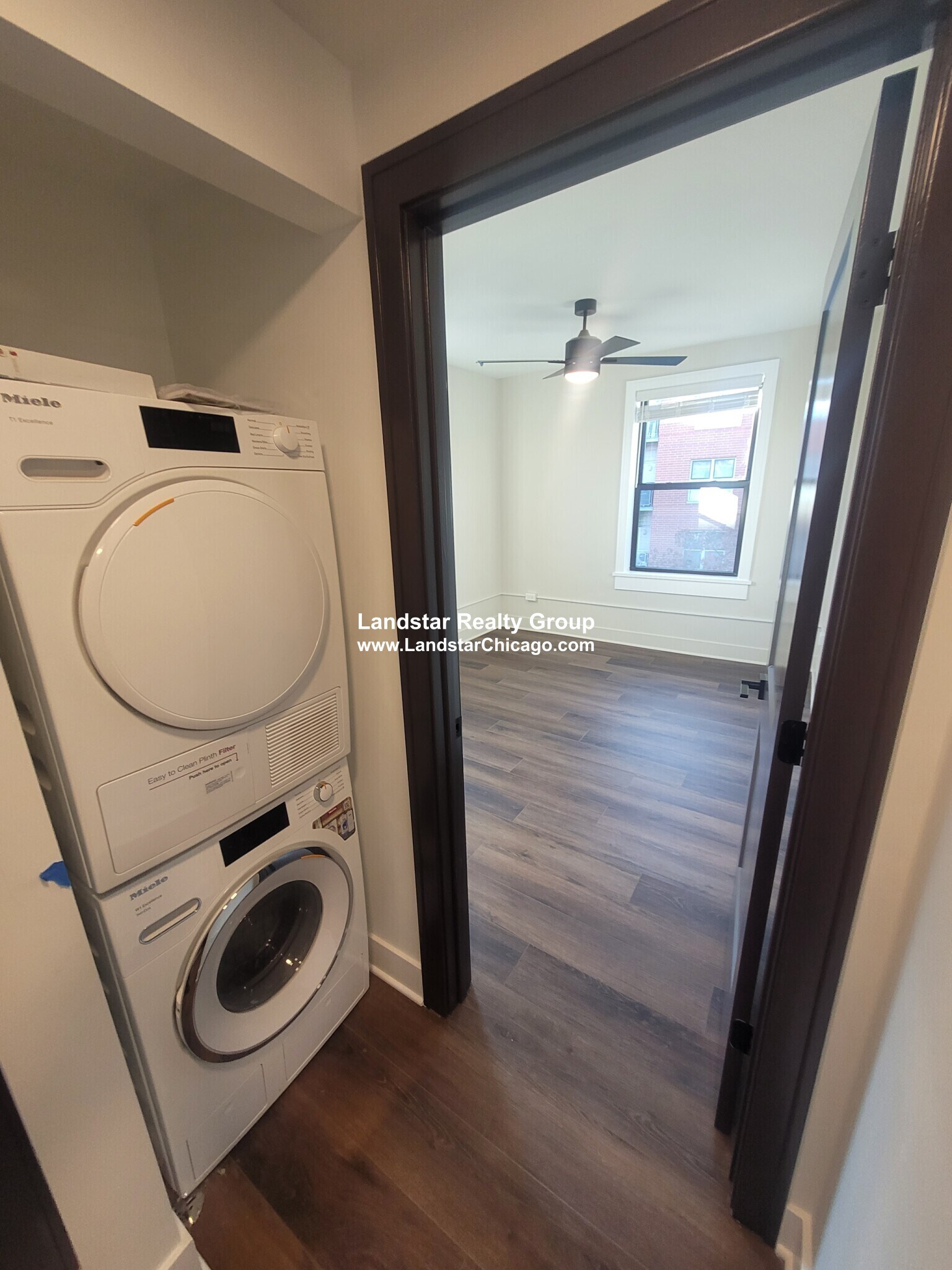 Building Photo - 1241 Chicago Ave