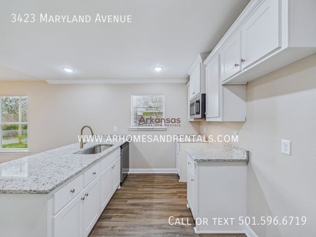 Building Photo - 3423 Maryland Ave