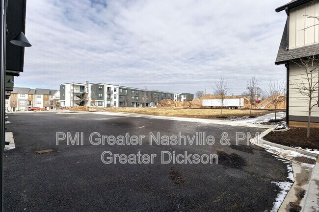 Building Photo - 539 Midnight Way