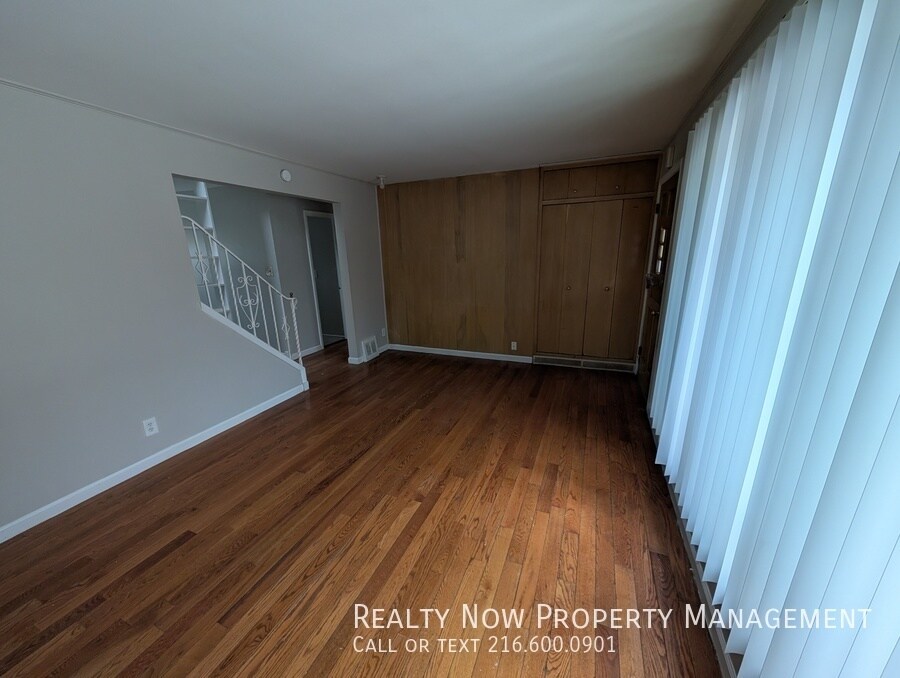 Building Photo - 13604 Oak Park Blvd