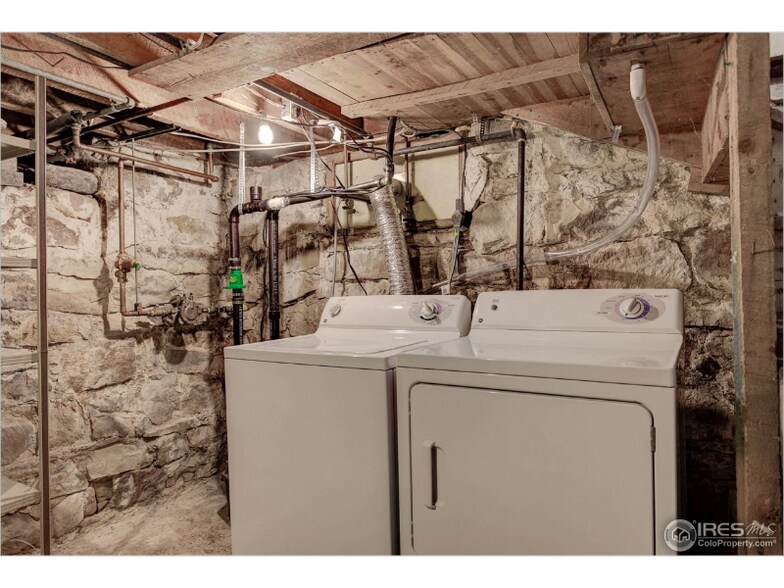 Building Photo - 2935 Broadway