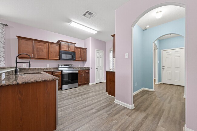 Building Photo - 30914 W Lost Creek Blvd