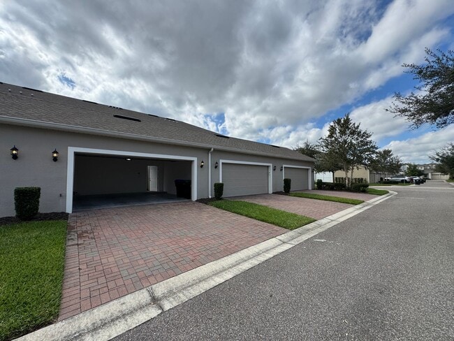 Building Photo - Available Now! Spacious 3-Bedroom Townhome with Fenced Yard in Winter Garden – Washer and Dryer I...