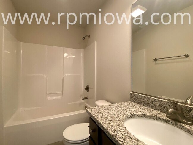 Building Photo - NEAR ABBIE GROVE ELEMENTARY!! 4 Bedroom, 3 Bath Home in Ankeny