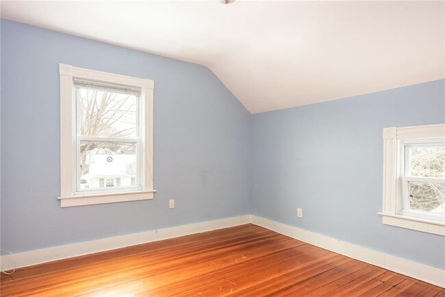 Building Photo - 5 Cummings Rd