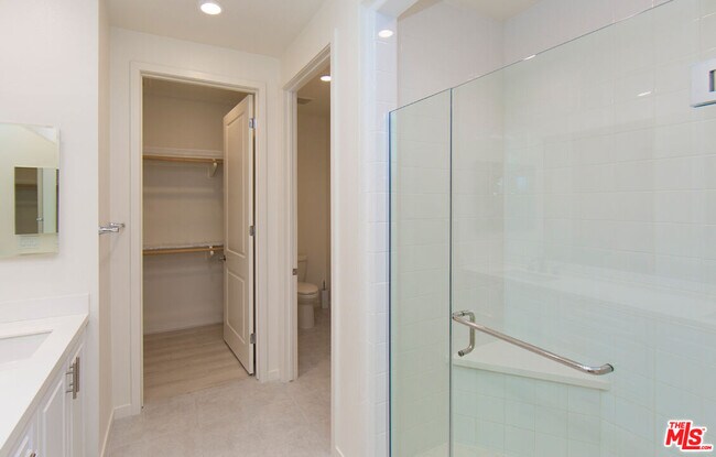 Building Photo - 10922 Mesa Ct