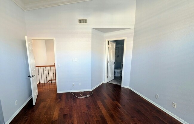 Building Photo - 10140 Palm Glen Dr