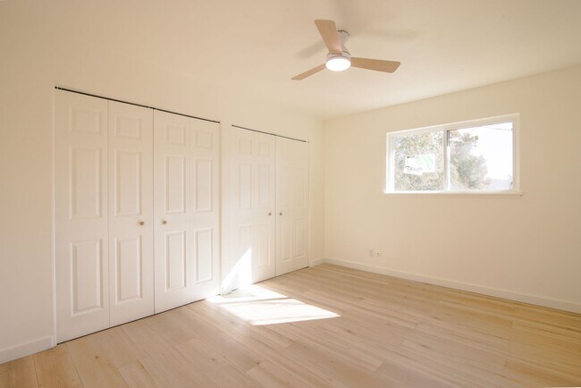 Building Photo - Beautiful 2-bedroom, 1-bathroom townhouse located in the vibrant city of El Paso