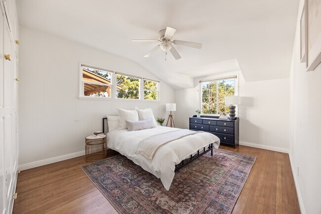 Building Photo - 2510 Santiago St