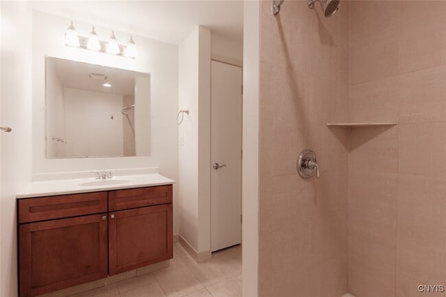 Building Photo - 208 W Water St