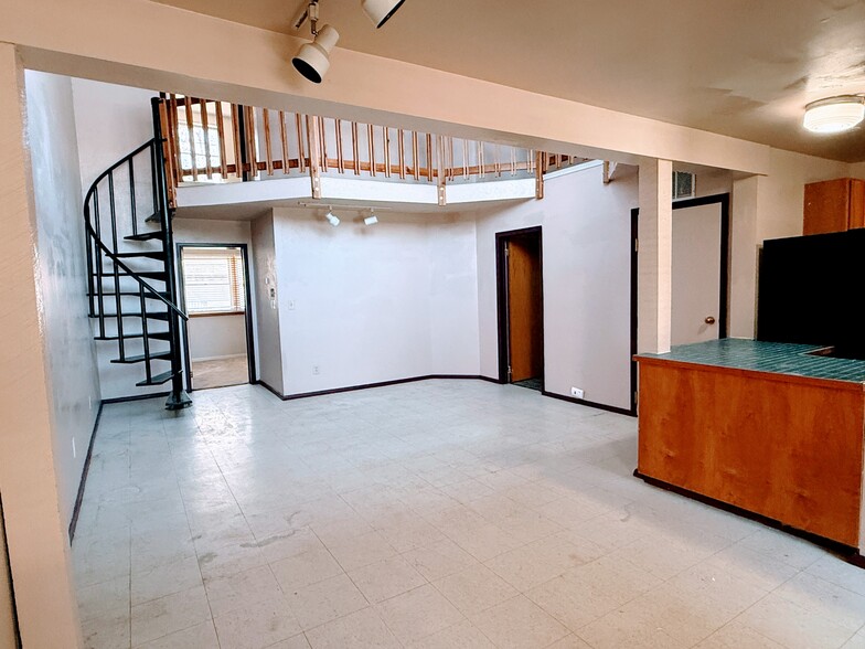 Building Photo - 539 Adams Ave