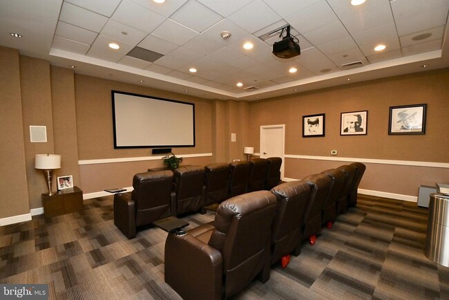 Building Photo - 1020 N Highland St