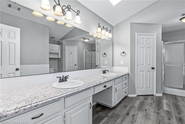Building Photo - 8808 Skypark Dr