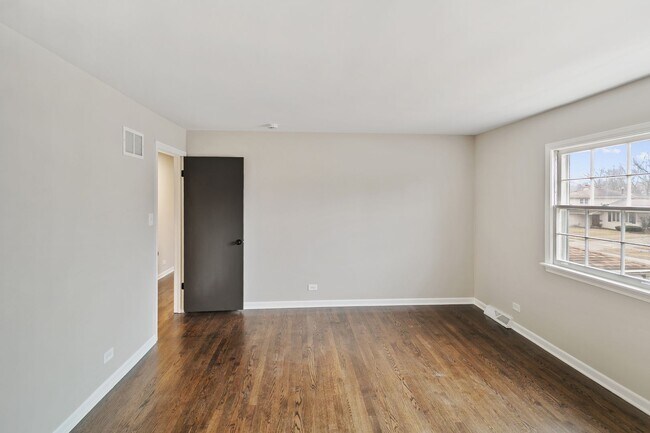 Building Photo - 18135 Cherrywood Ln