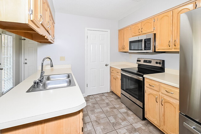 Building Photo - 8400 Kimberly Rose Dr