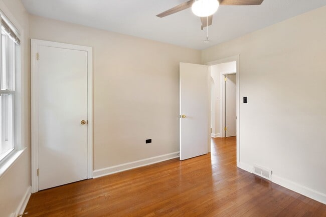 Building Photo - 559 Bailey St