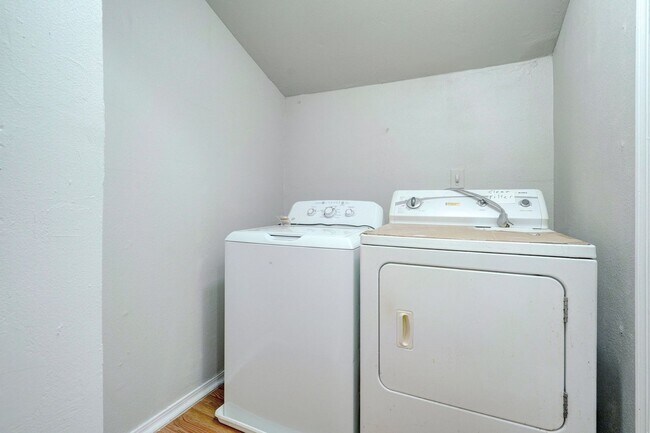 Building Photo - 3 bed 2 bath home in Newalla
